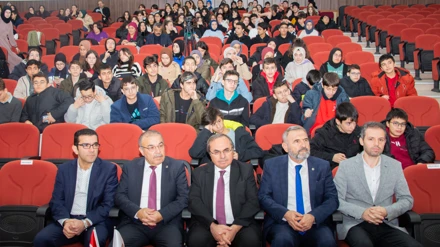 Selçuk Üniversitesinde Mevlana Öğrenci Paneli düzenlendi